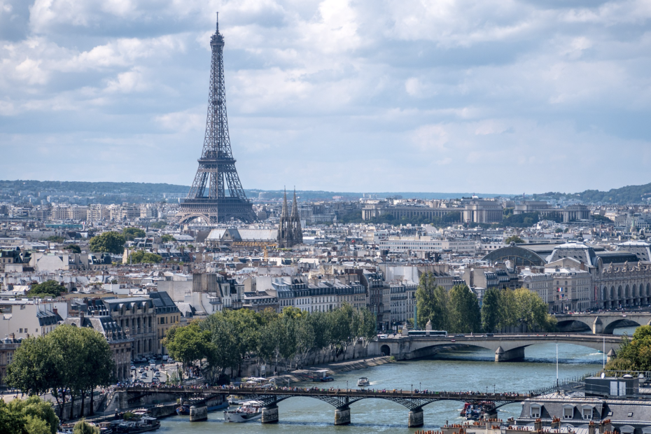 Paris skyline